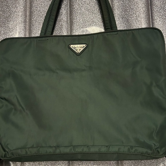 Prada green - Picture 2 of 13